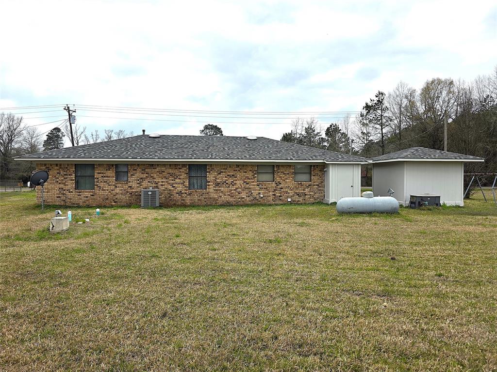 3049 Highway 507 Coushatta, LA 71019 - Photo 24 of 39 a front view of a house with a yard
