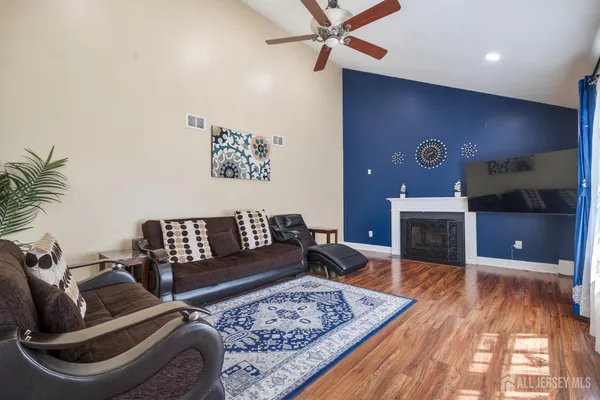 $824,900 | 38 Johanna Court, Piscataway, NJ 08854