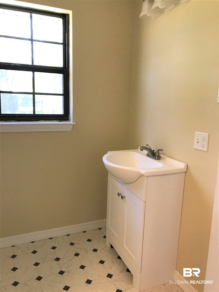 2134 North Walnut Street Loxley, AL 36551 - Photo 17 of 18 Bath