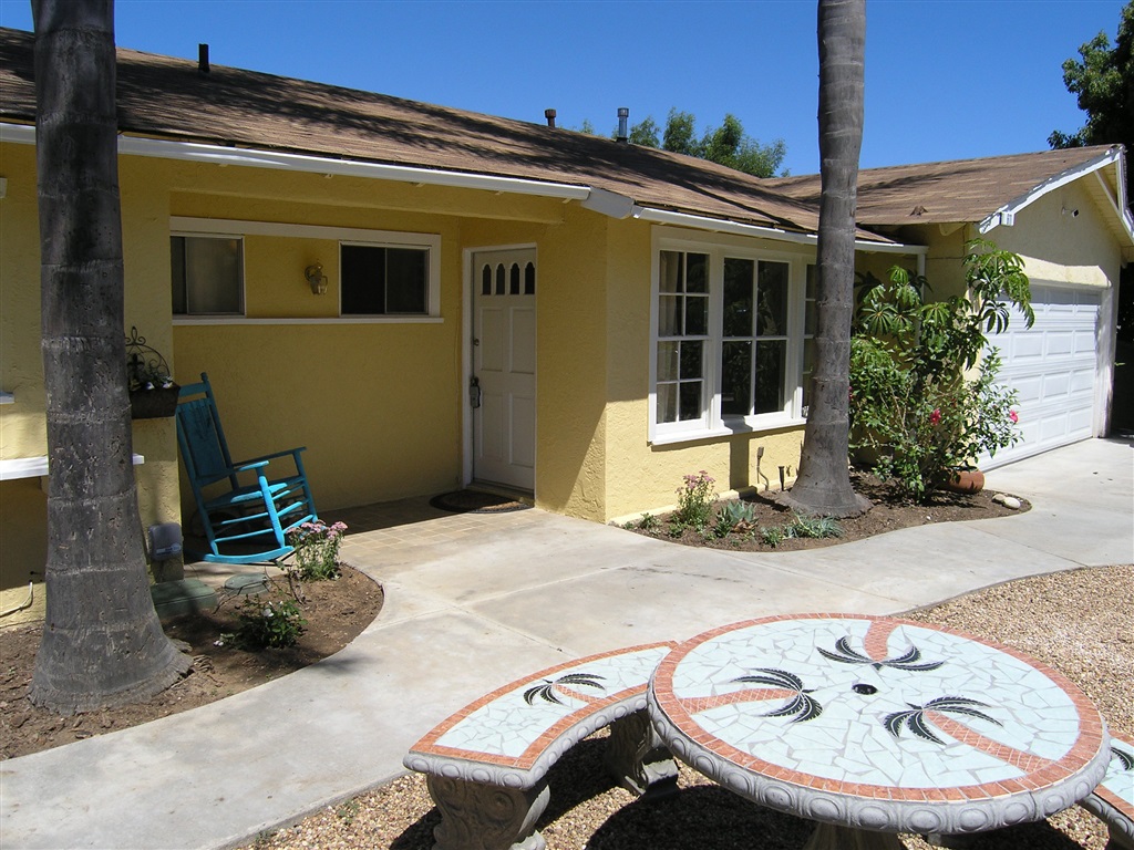 611 Village View Place Fallbrook, CA 92028 - Photo 2 of 25 Gallery Image 2