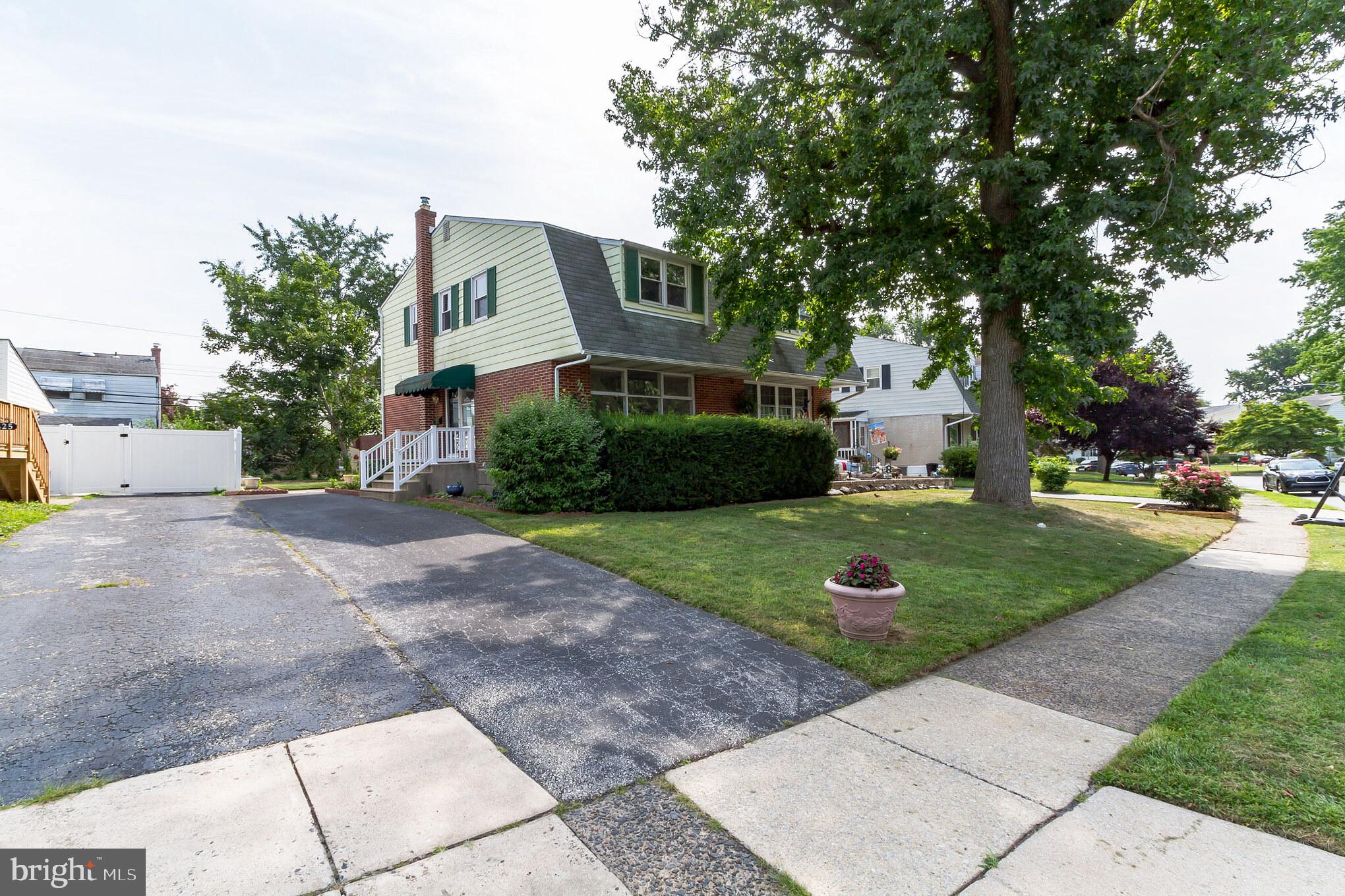 1423 Grace Road Swarthmore, PA 19081 - Photo 3 of 28