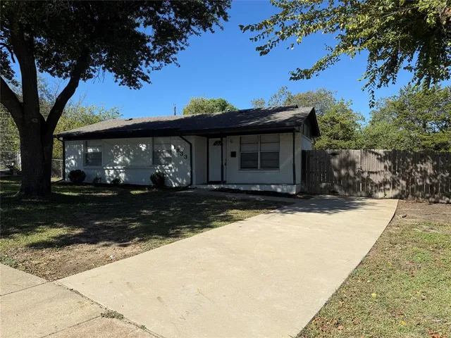 $1,595 | 1833 Grove Circle, Mesquite, TX 75149