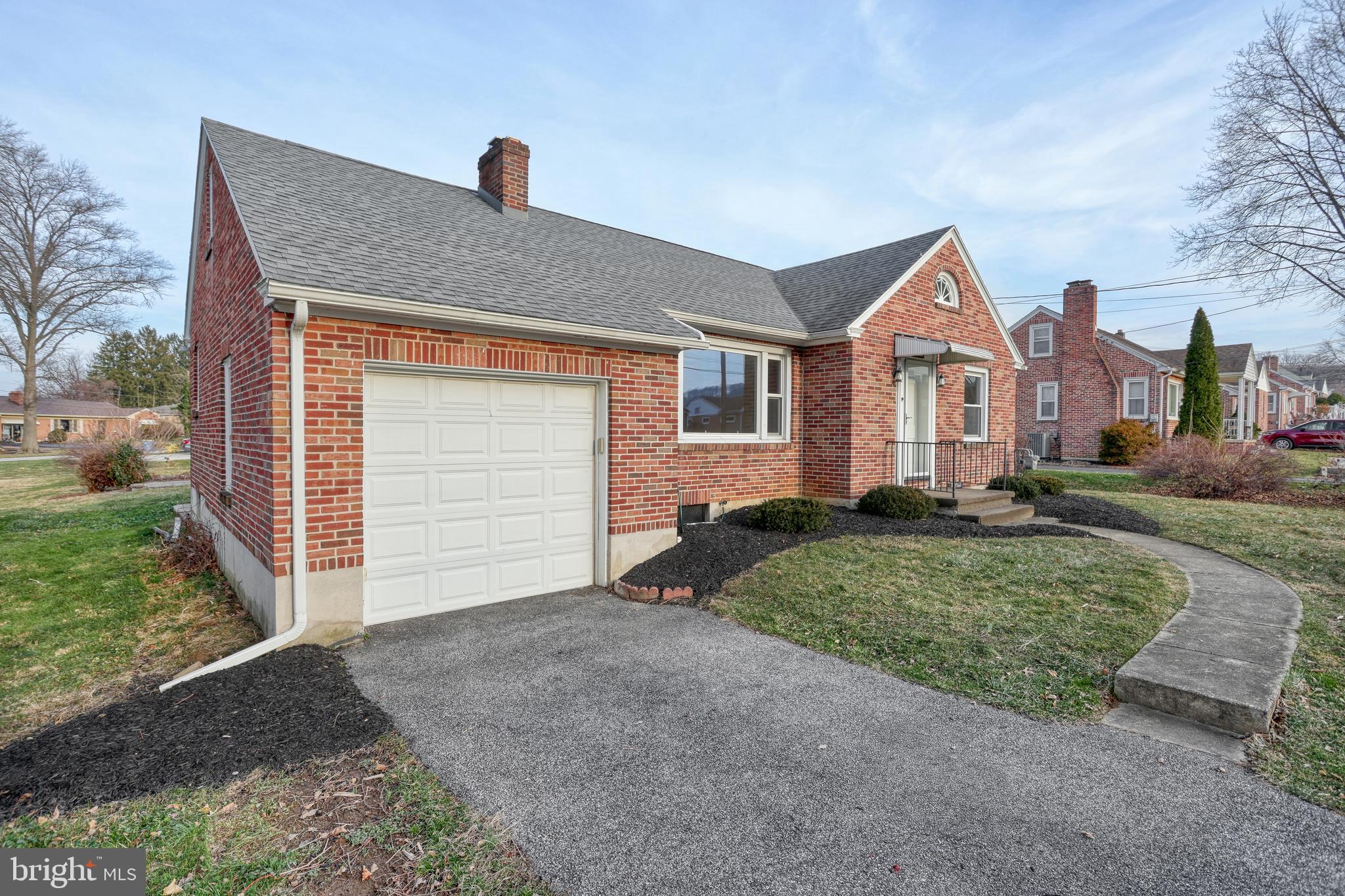 439 Locust Grove Road York, PA 17402 - Photo 3 of 56 Gallery Image 3