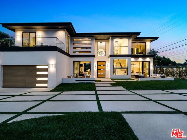 Exterior of 4940 Brewster Drive, Tarzana, CA 91356