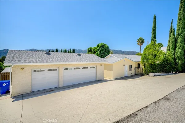 $2,800 | 2542 Foothill Boulevard, Unit D, La Crescenta, CA 91214