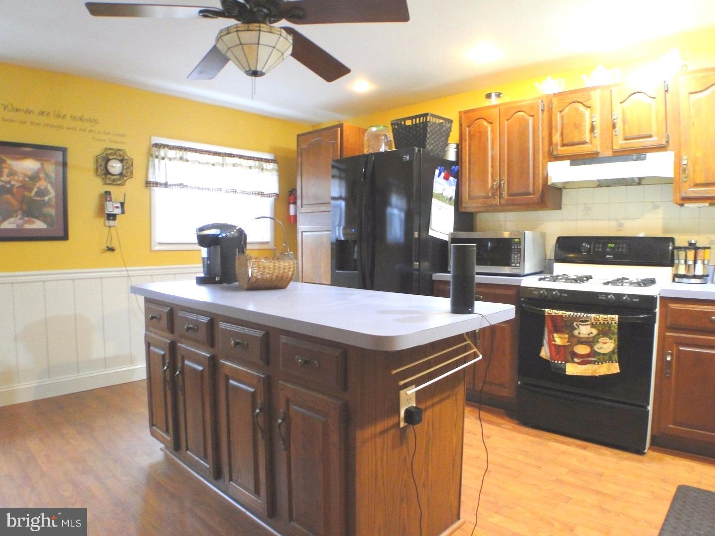 12003 Millbrook Road Philadelphia, PA 19154 - Photo 8 of 25 Kitchen