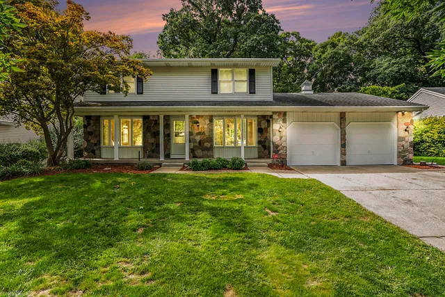 $556,000 | 2530 Westbrook Drive Northwest, Grand Rapids, MI 49504