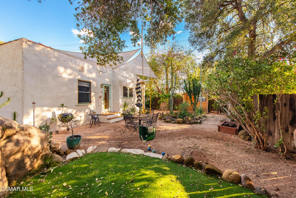 9160 Huston Road Chatsworth, CA 91311 - Photo 26 of 32 a view of a park with large trees