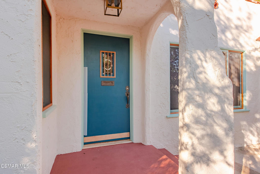 9160 Huston Road Chatsworth, CA 91311 - Photo 8 of 32 a view of livingroom