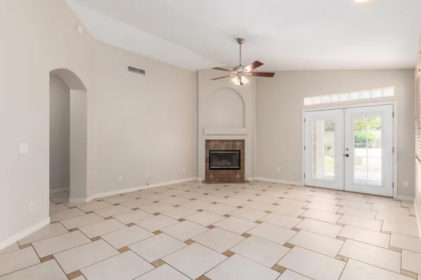 $2,400 | 2236 East Robin Lane, Phoenix, AZ 85024