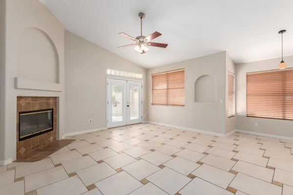 $2,400 | 2236 East Robin Lane, Phoenix, AZ 85024
