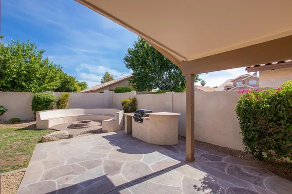 $2,400 | 2236 East Robin Lane, Phoenix, AZ 85024