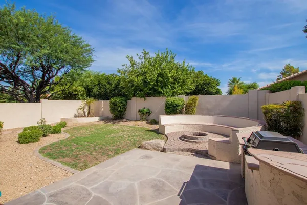 $2,400 | 2236 East Robin Lane, Phoenix, AZ 85024