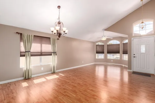 $2,400 | 2236 East Robin Lane, Phoenix, AZ 85024