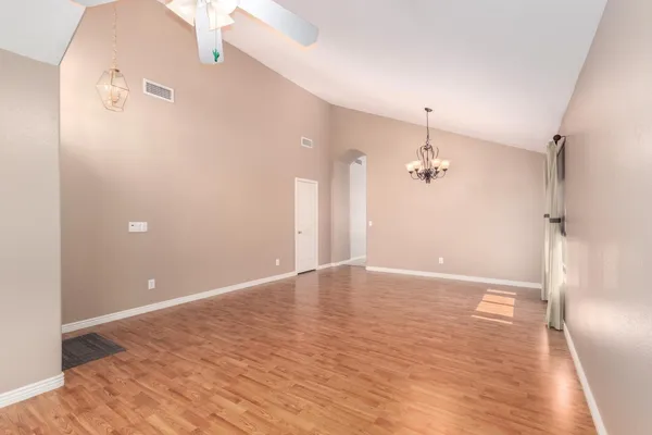 $2,400 | 2236 East Robin Lane, Phoenix, AZ 85024