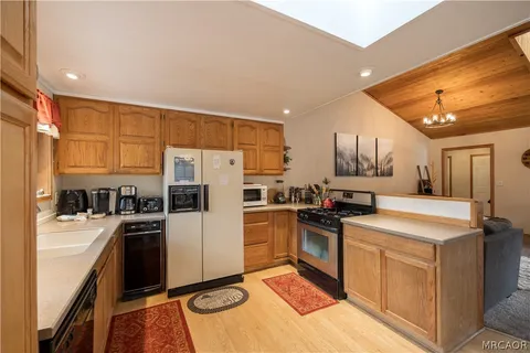 $699,000 | 42324 Paramount Road, Big Bear Lake, CA 92315