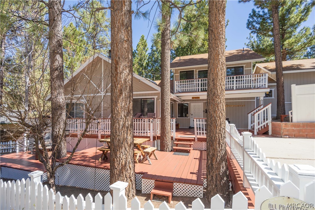 42324 Paramount Road Big Bear Lake, CA 92315 - Photo 46 of 50 front view of a house with a yard