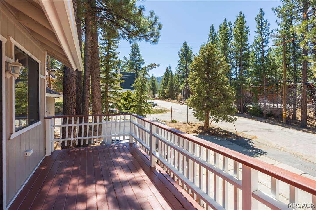 42324 Paramount Road Big Bear Lake, CA 92315 - Photo 48 of 50 a view of a porch with a backyard