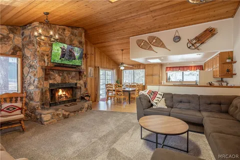 $689,900 | 42324 Paramount Road, Big Bear Lake, CA 92315