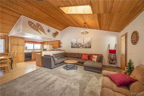 $689,900 | 42324 Paramount Road, Big Bear Lake, CA 92315