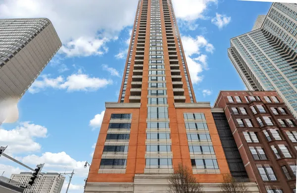 $2,300 | 1160 South Michigan Avenue, Unit 1404, Chicago, IL 60605