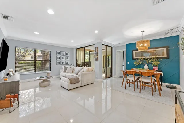 $325,000 | 4475 Carambola Circle South, Unit 27328, Coconut Creek, FL 33066