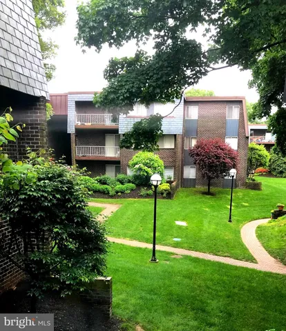 $2,100 | 14 Stonehenge Circle, Unit 6, Baltimore, MD 21208