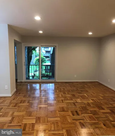 $2,100 | 14 Stonehenge Circle, Unit 6, Baltimore, MD 21208