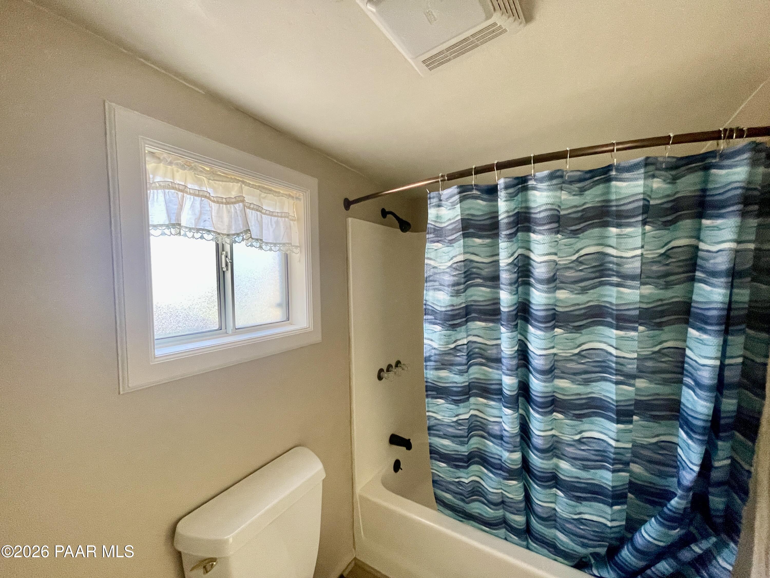 4630 Kerry Drive Rimrock, AZ 86335 - Photo 15 of 16 Rear Bath