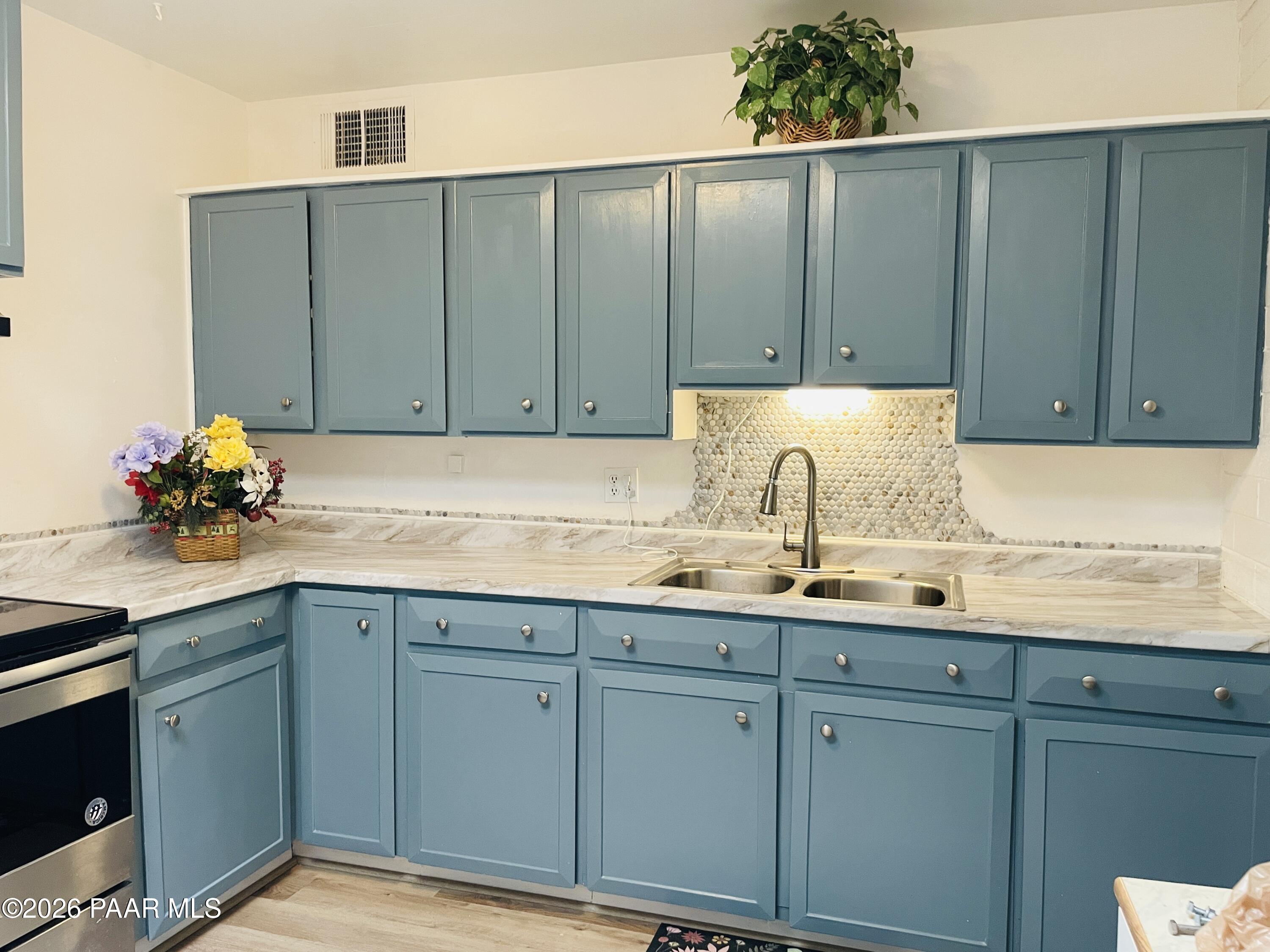 4630 Kerry Drive Rimrock, AZ 86335 - Photo 7 of 16 Kitchen