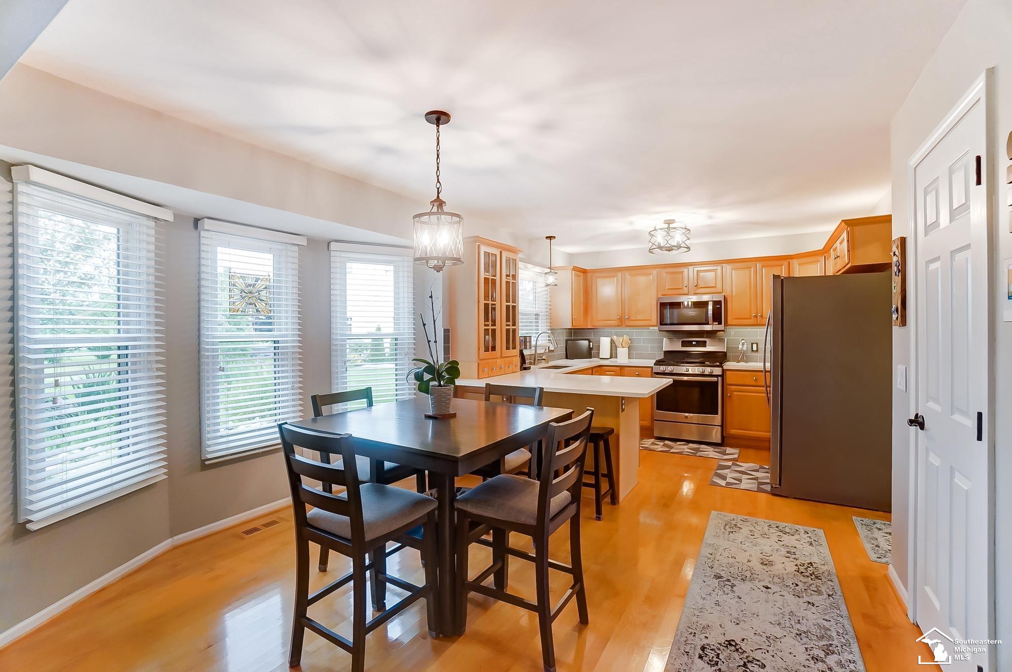 977 Tottenham Place Monroe, MI 48161 - Photo 7 of 33 50122685-6.JPG