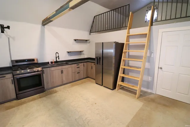 $325,000 | 5026 North County Road 375 West, Petersburg, IN 47567