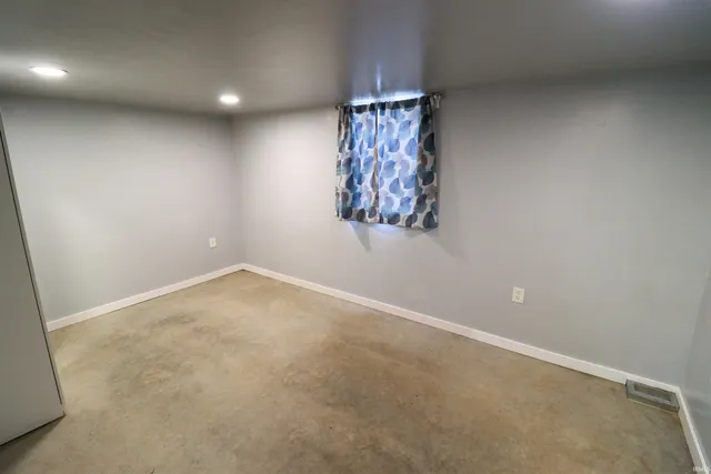 $325,000 | 5026 North County Road 375 West, Petersburg, IN 47567