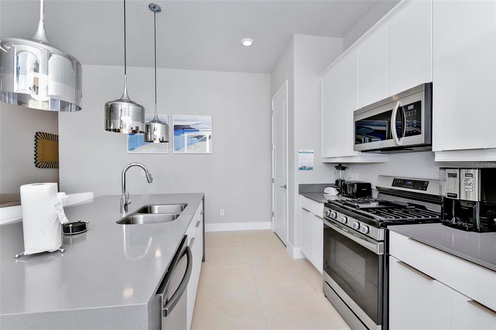7740 Sandy Ridge Drive, Unit 121 Reunion, FL 34747 - Photo 8 of 60