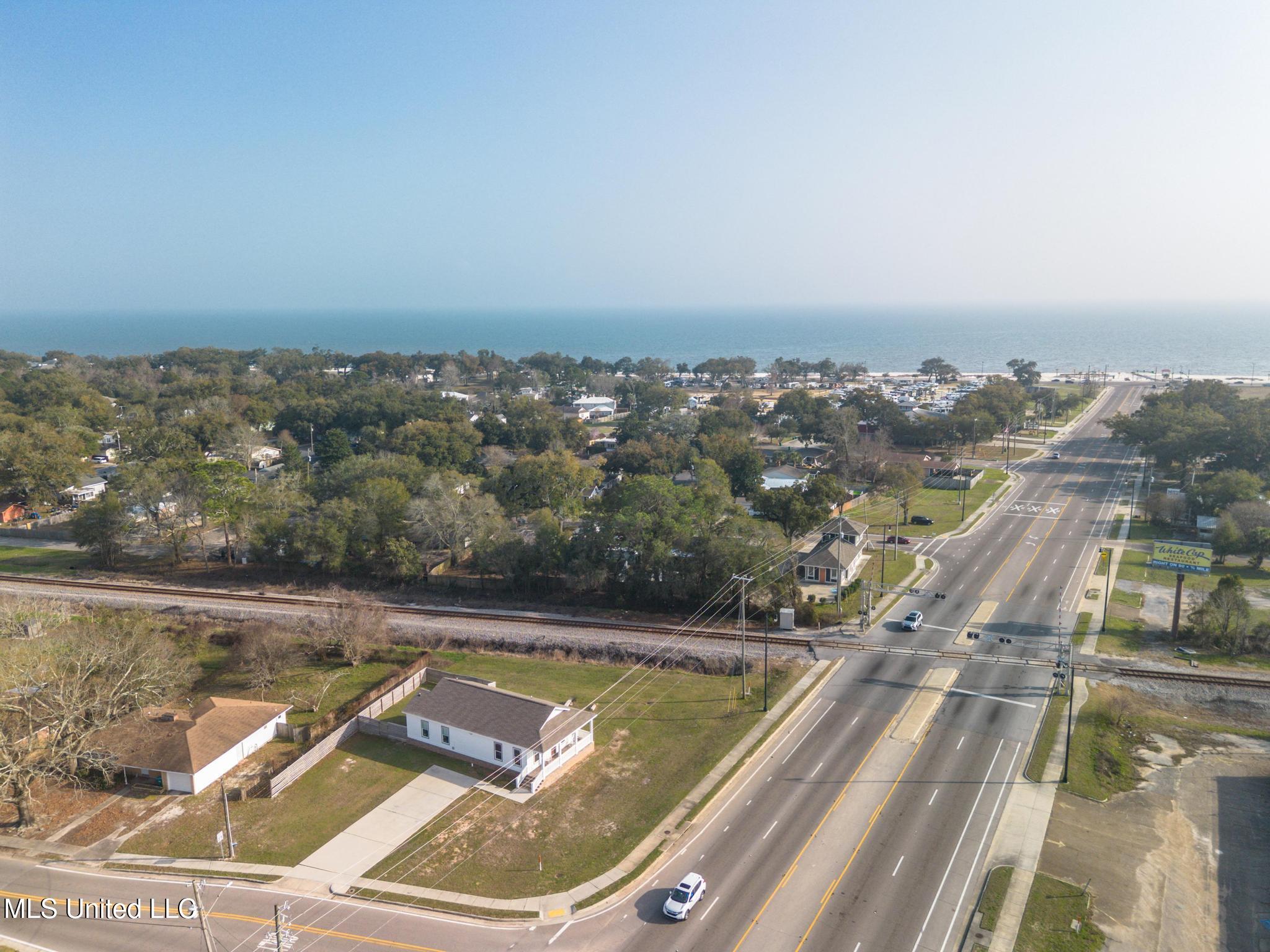 306 Cowan Road Gulfport, MS 39507 - Photo 3 of 27 DJI_0626