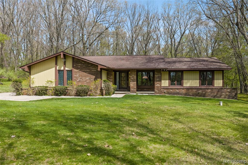 9730 Gibbs Road Clarkston, MI 48348 - Photo 27 of 39