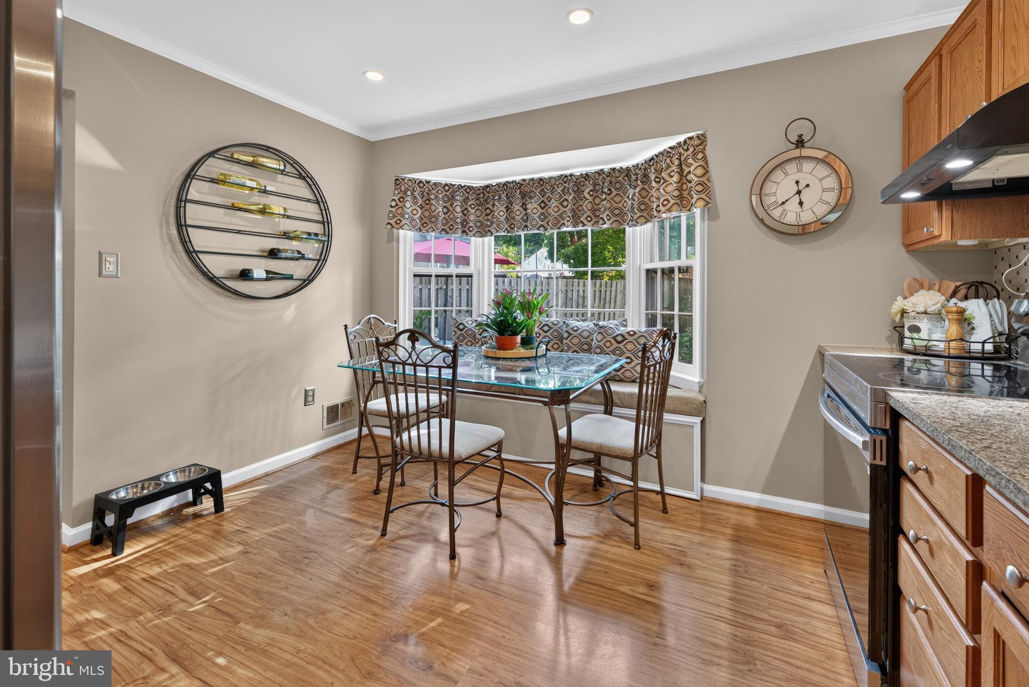 7901 Laural Valley Way Springfield, VA 22153 - Photo 10 of 53 Plenty of space for everyone.