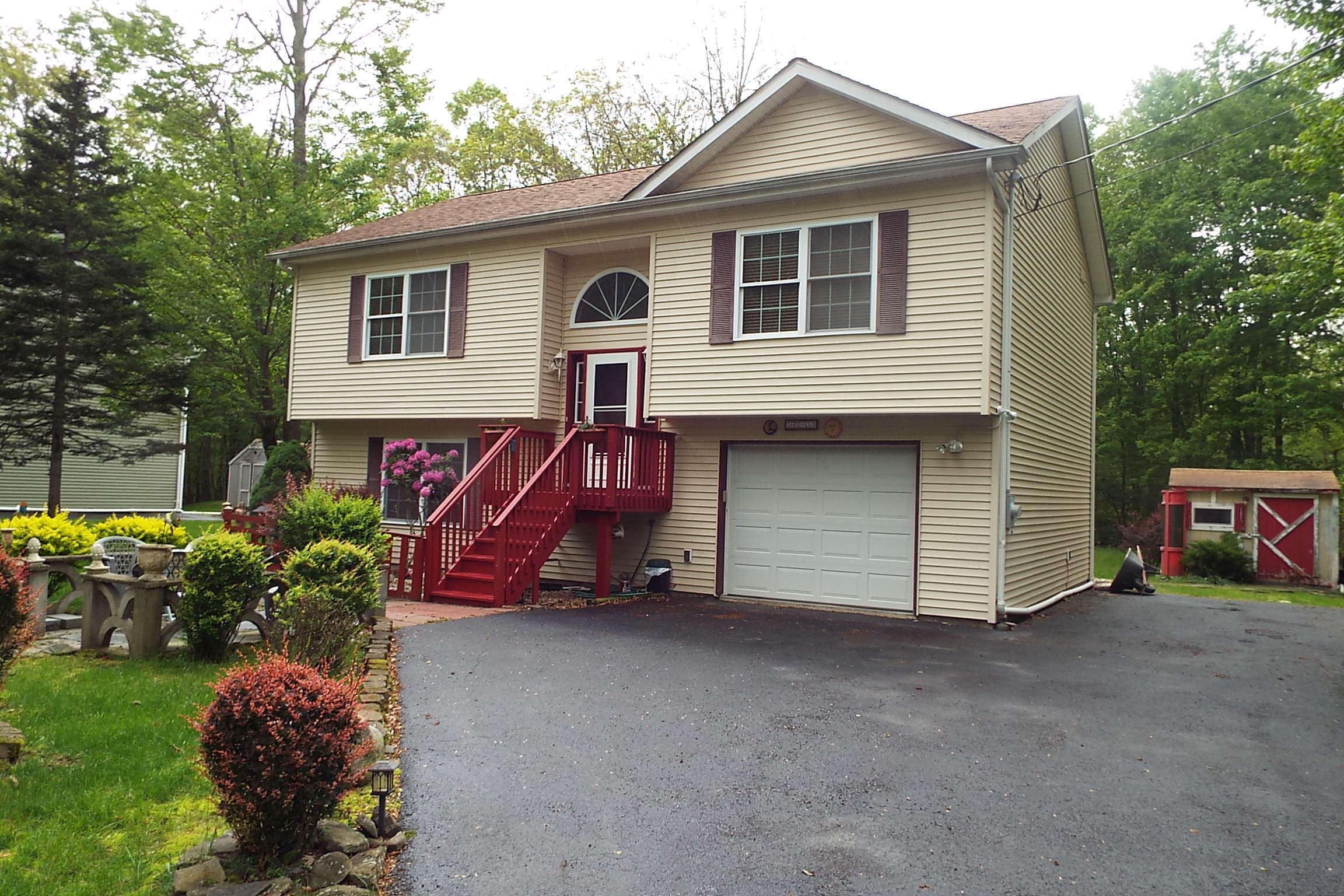 115 Gapview Road Milford, PA 18337 - Photo 3 of 35 DSCF3598