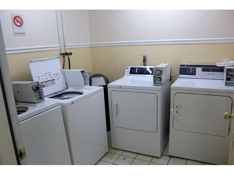 240 State Street, Unit 4 Portland, ME 04101 - Photo 18 of 26 Exterior Front.