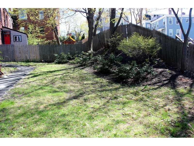 240 State Street, Unit 4 Portland, ME 04101 - Photo 22 of 26 Exterior Front.