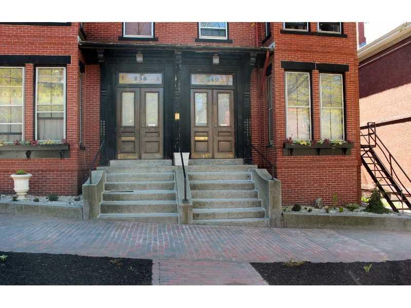 240 State Street, Unit 4 Portland, ME 04101 - Photo 24 of 26 Exterior Front.