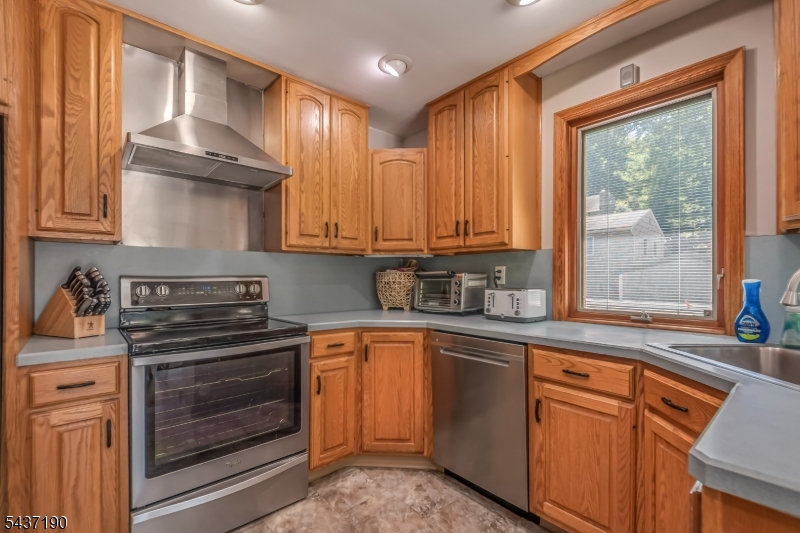 88 Shore Road Andover, NJ 07821 - Photo 11 of 50