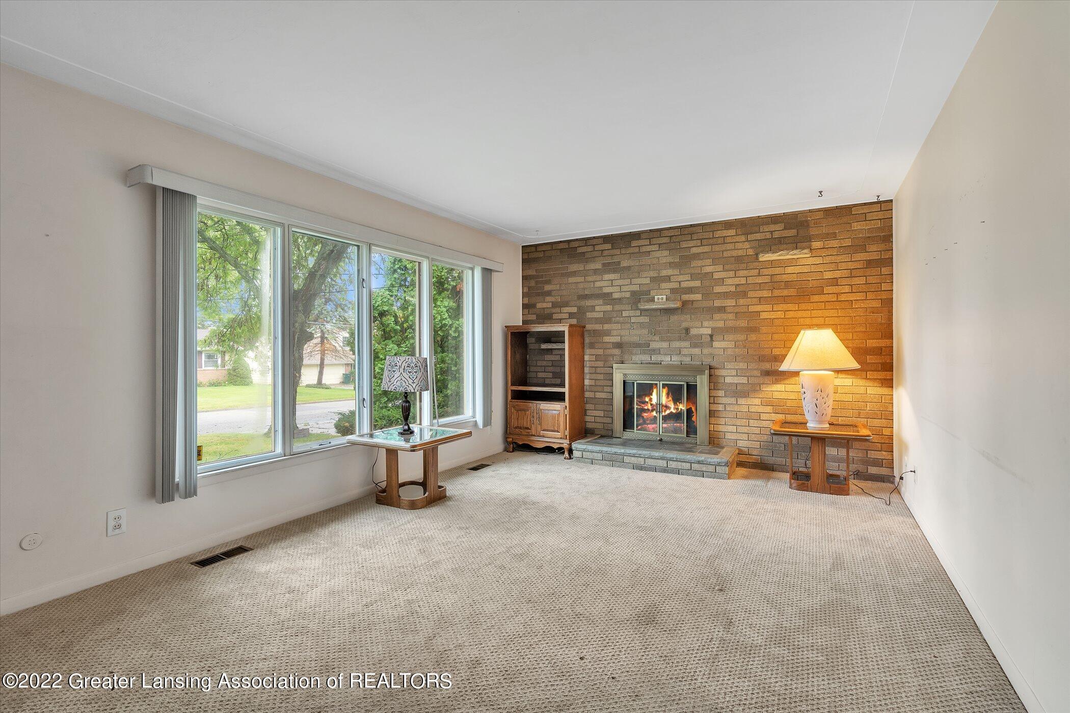 2113 Byrnes Road Lansing, MI 48906 - Photo 7 of 28 09-2113-Brynes-Rd-WindowStill-Real-Estat
