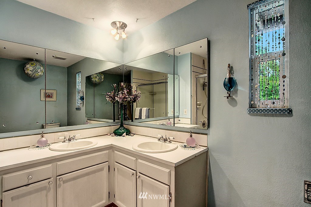 14624 157th Place Southeast Renton, WA 98059 - Photo 13 of 20