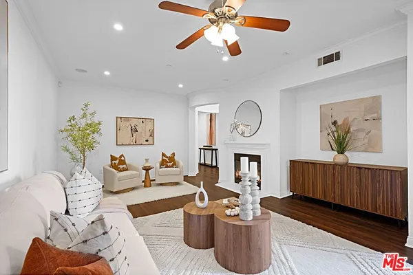 $1,100,000 | 5625 Crescent Park West, Unit 108, Playa Vista, CA 90094