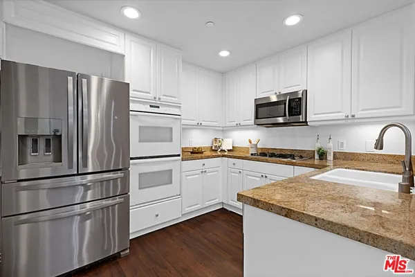 $1,100,000 | 5625 Crescent Park West, Unit 108, Playa Vista, CA 90094