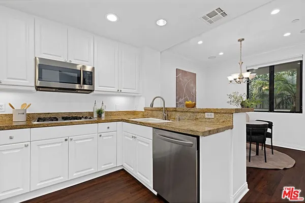 $1,100,000 | 5625 Crescent Park West, Unit 108, Playa Vista, CA 90094