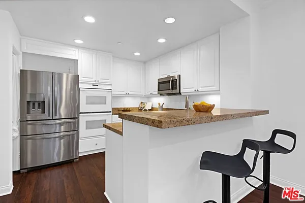 $1,100,000 | 5625 Crescent Park West, Unit 108, Playa Vista, CA 90094