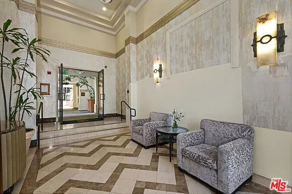 $1,100,000 | 5625 Crescent Park West, Unit 108, Playa Vista, CA 90094