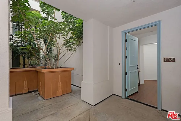 $1,100,000 | 5625 Crescent Park West, Unit 108, Playa Vista, CA 90094